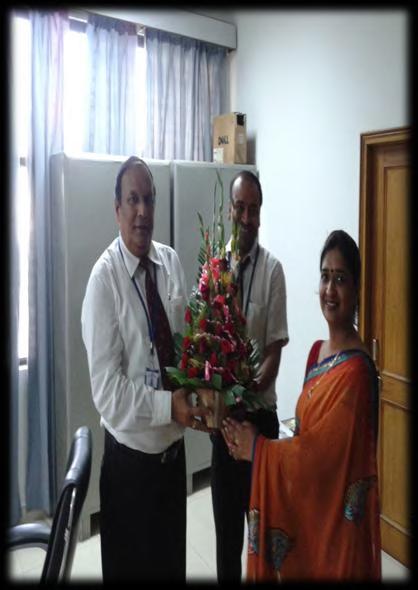 Students presented worthy director and faculties a flower bouquet as a token of love and gratitude.