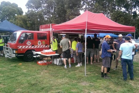 Thanks to those clubs for their assistance, Roger ROTARY CLUB OF CRANBOURNE: THE FOOD TRUCK The food truck is operated by the Uniting Church in Cranbourne, being used 4 nights per week between 6.