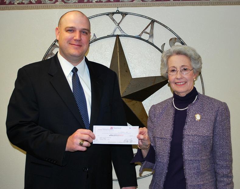 Panola National Bank Contributes to Sustainers Group On December 2 Mr. Brett Biggs, Panola National Bank Vice President, presented Mrs.