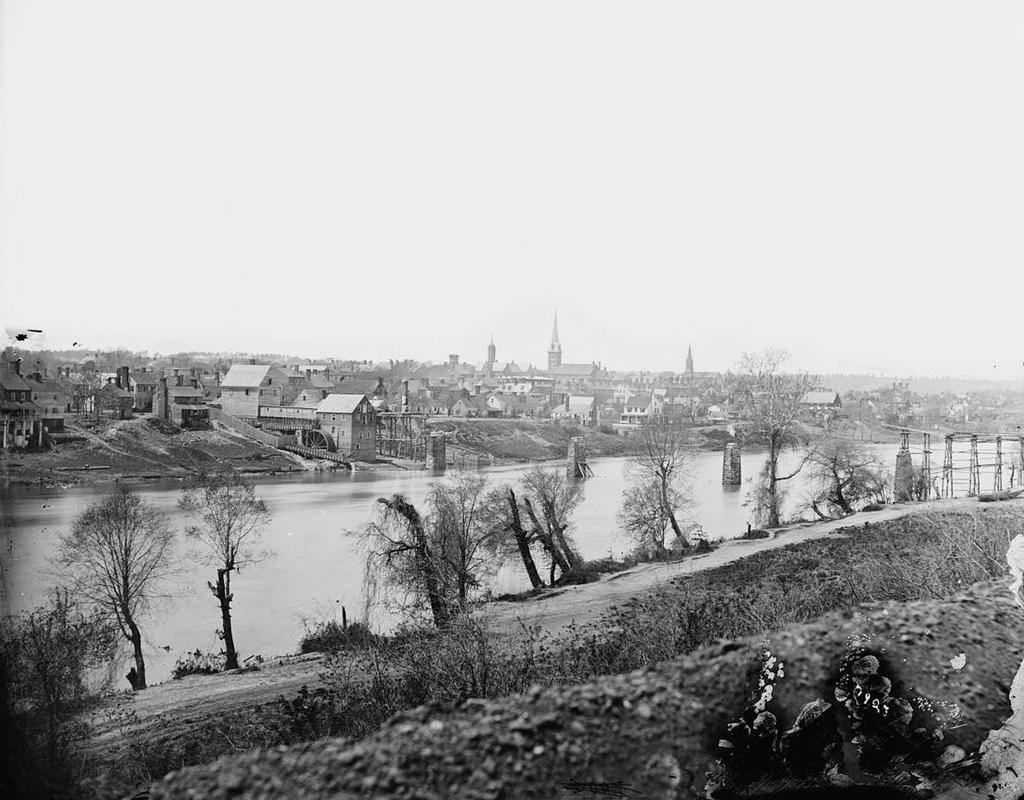 In late 1862 Burnside led his troops to Fredericksburg, Virginia, on the Rappahannock River.