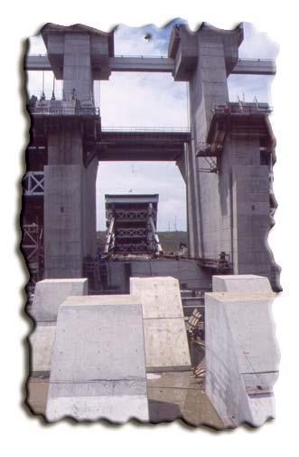 Final gate installation at the Old River