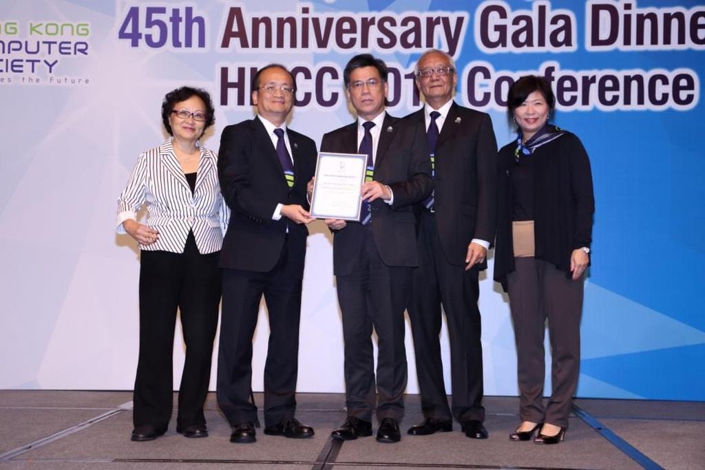 Photo 1: The title of Distinguished Fellow was bestowed to Dr. Louis Ma for his outstanding contribution to the ICT industry. (From Left to Right) Dr. Edith Mok, MH, Distinguished FHKCS, HKCS Dr.