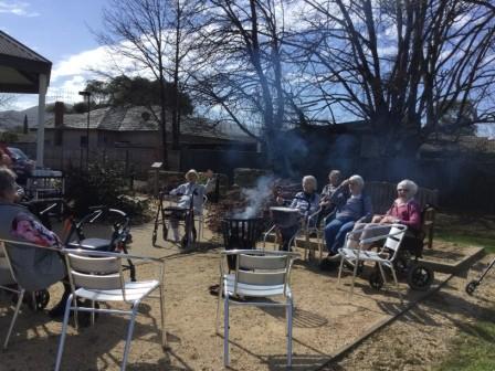 Page 8 Activities at Myrtleford Lodge Pictured are Residents who recently enjoyed an afternoon over by the gazebo,