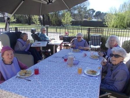 Page 9 Activities at Myrtleford Lodge Residents are certainly making