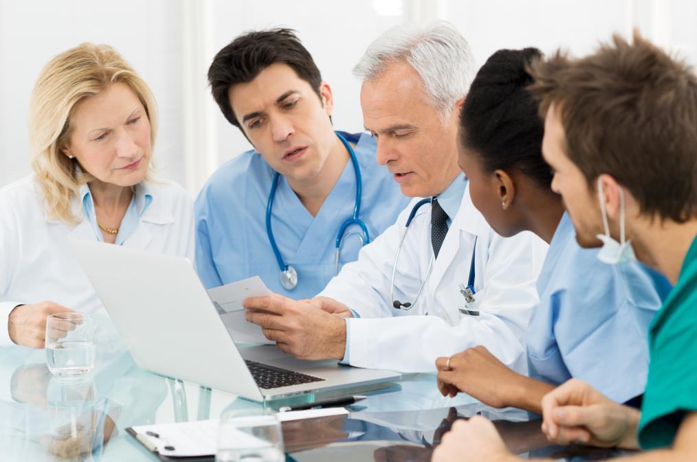 Best Practices When Communicating With Patient/Family BEFORE meeting with the patient/family Prepare yourself emotionally Review what you will say with the team Obtain information about resources you