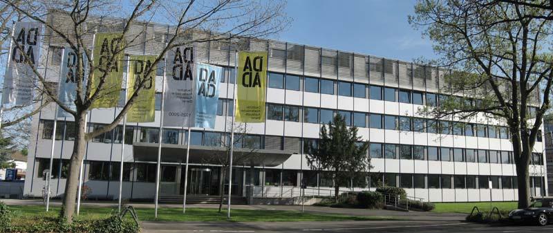 DAAD Lecturers 85.000 DAAD and ERASMUS scholarship holders p.a. around 600 professors on 90 selection committees The DAAD is.