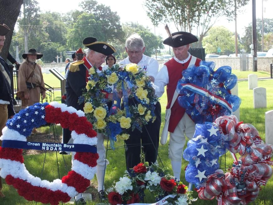 The San Antonio Compatriot Page 4 Jul-Aug 2016 INDEPENDENCE DAY EVENT AT SAN ANTONIO NATIONAL CEMETERY On the morning of July 4th, our Chapter joined the Granaderos Y Dames de Galvez at San Antonio