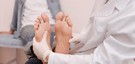1 Do They Have Extensive Experience? Your podiatrist s experience and training should top the list when it comes to finding a new care provider.