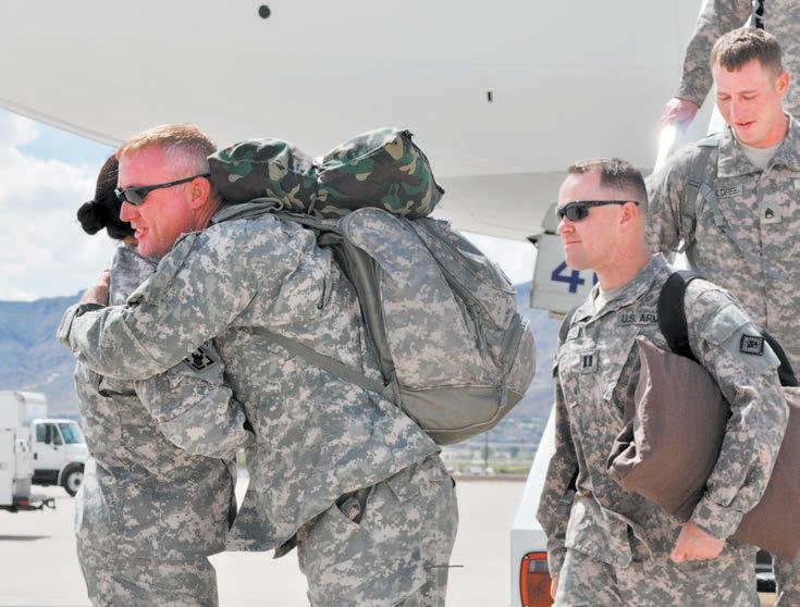4A April 23, 2015 FORT BLISS BUGLE Arkansas, Georgia engineers return from Middle East By Adam Holguin Mobilization and Deployment, DPTMS, Public Affairs The 1038th Engineer Company, Arkansas Army