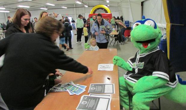 LAKE MONSTERS FAN FEST WORLD SERIES TROPHIES APPEARANCE A special day during the 2014 season was the appearance of a