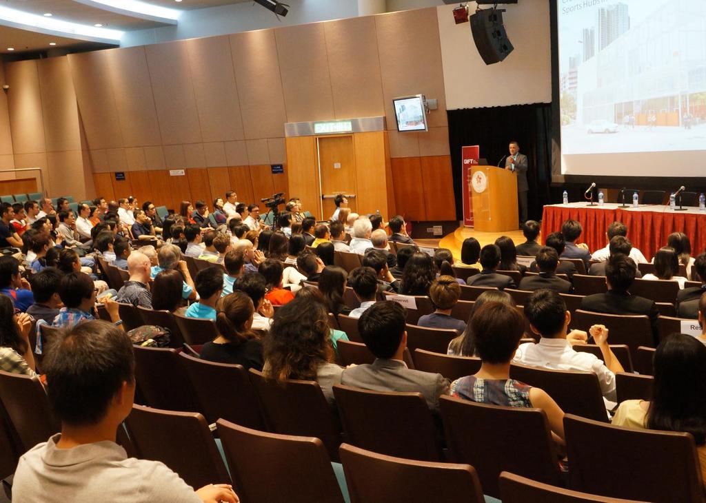 The Hong Kong Young Leaders Programme (YLP), supported by the Efficiency Unit of the HKSAR Government and the Hong Kong Jockey Club, was tailored for young local professionals from the government,