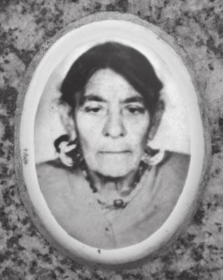 3. Elžbieta Jablonskaitė Elžbietos Jablonskaitės kapo paminklo fragmentas. Nuotr. V. Beinortienės 2015 11 14. Elžbieta (1905 1984) gyveno J. Tilvyčio g.