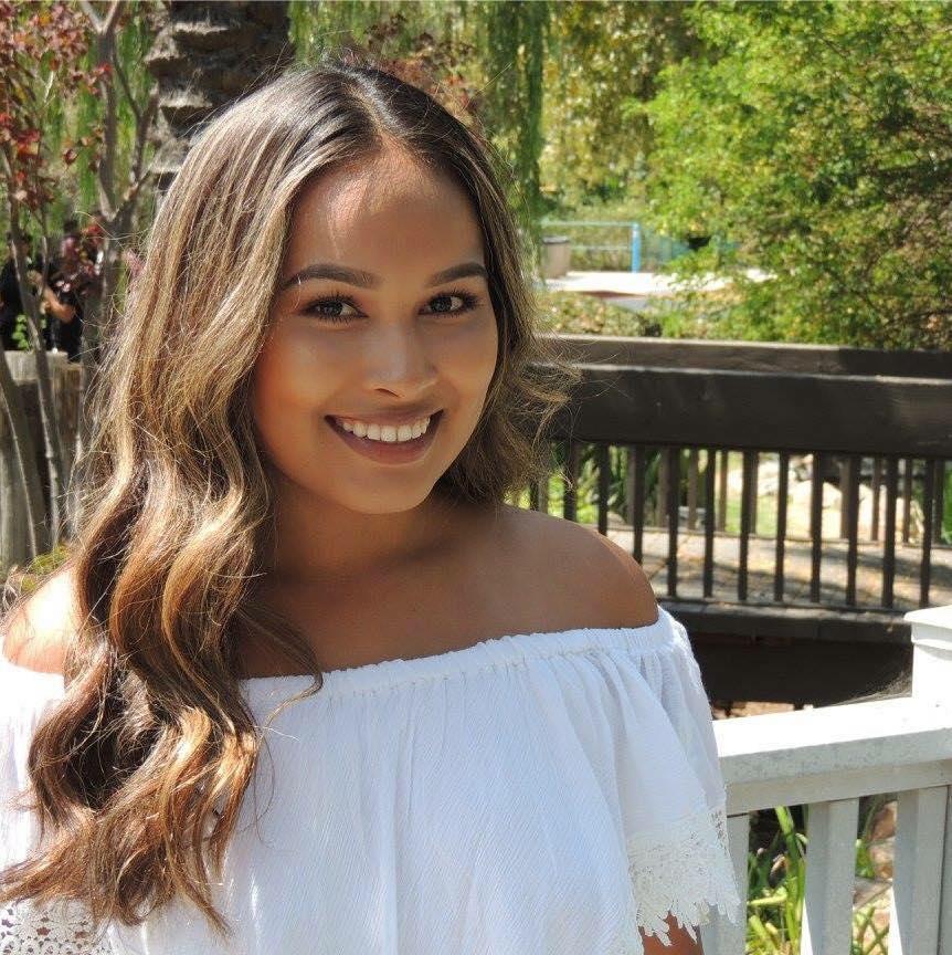 Panhellenic THE LOREM IPSUMS Newsletter SPRING Fall 2016 Sister of the Month School year: Junior Major: Chemistry Andrea Sanchez Chapter: Delta Zeta Hometown: Salinas Andrea, DZ VP of Membership, is
