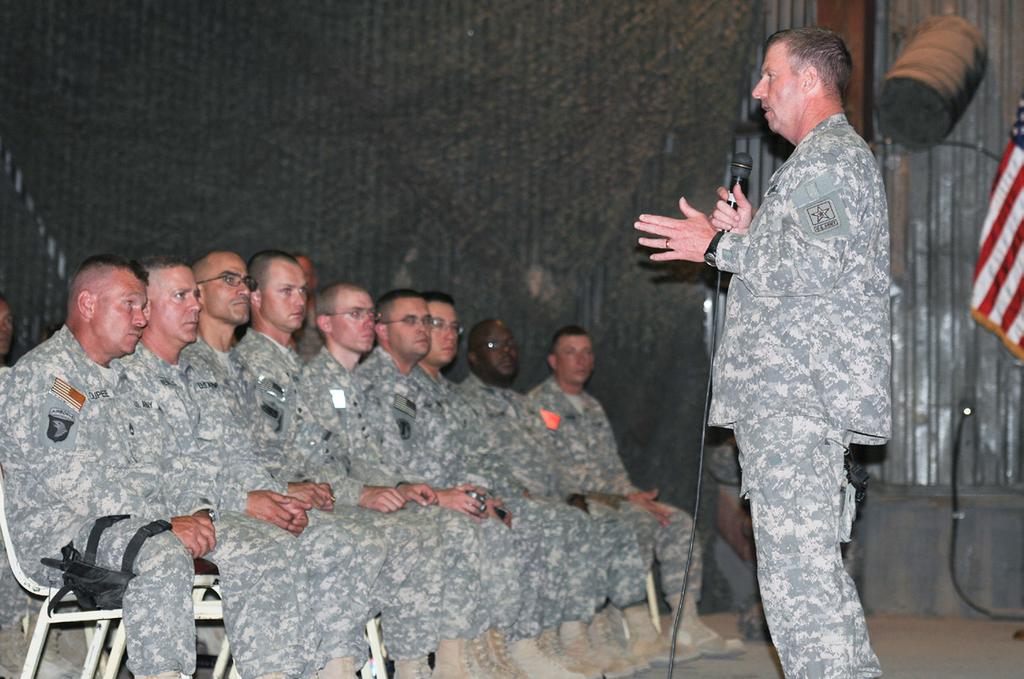 Sergeant Major of the Army visits Soldiers across KBC KBC INSIDER By Sgt. Rebecca Linder Task Force Rushmore Public Affairs CAMP PHOENIX, Afghanistan Sergeant Major of the Army Kenneth O.