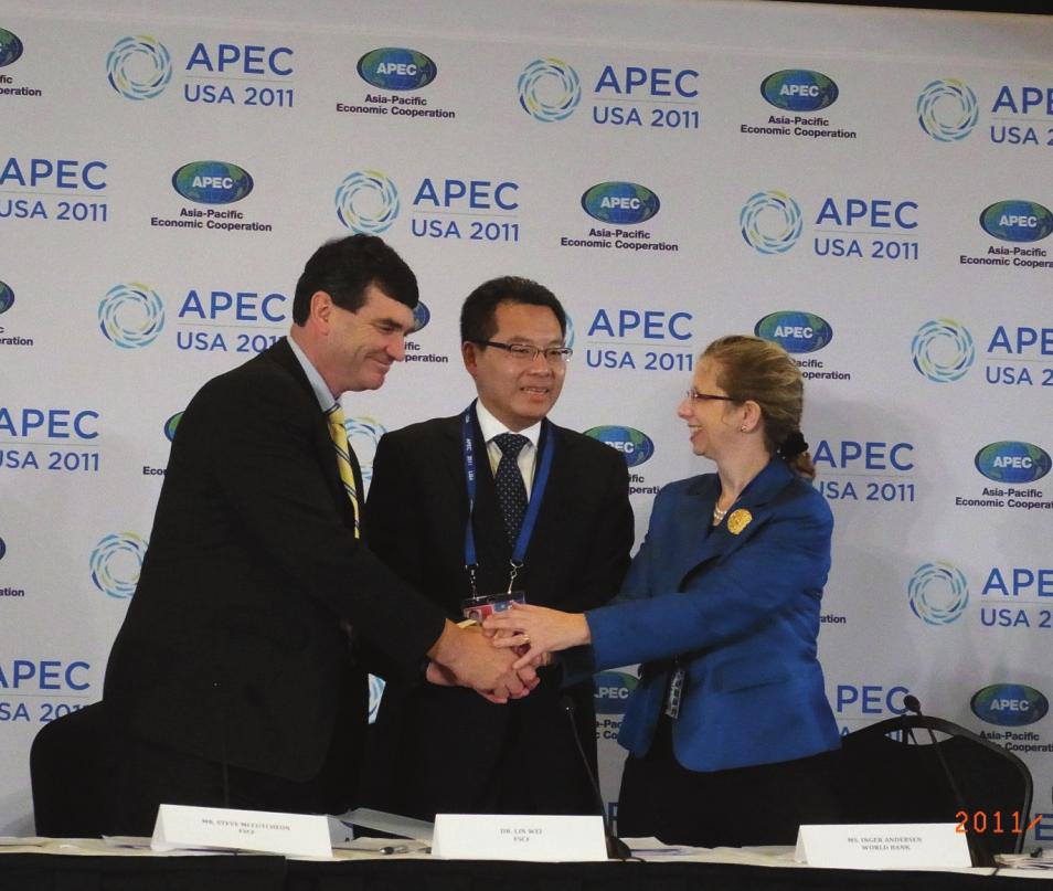 Signing of APEC FSCF and World Bank Memorandum of Understanding (MOU) To build on the good working relationship that had been established with the World Bank, an MOU was signed between the FSCF and