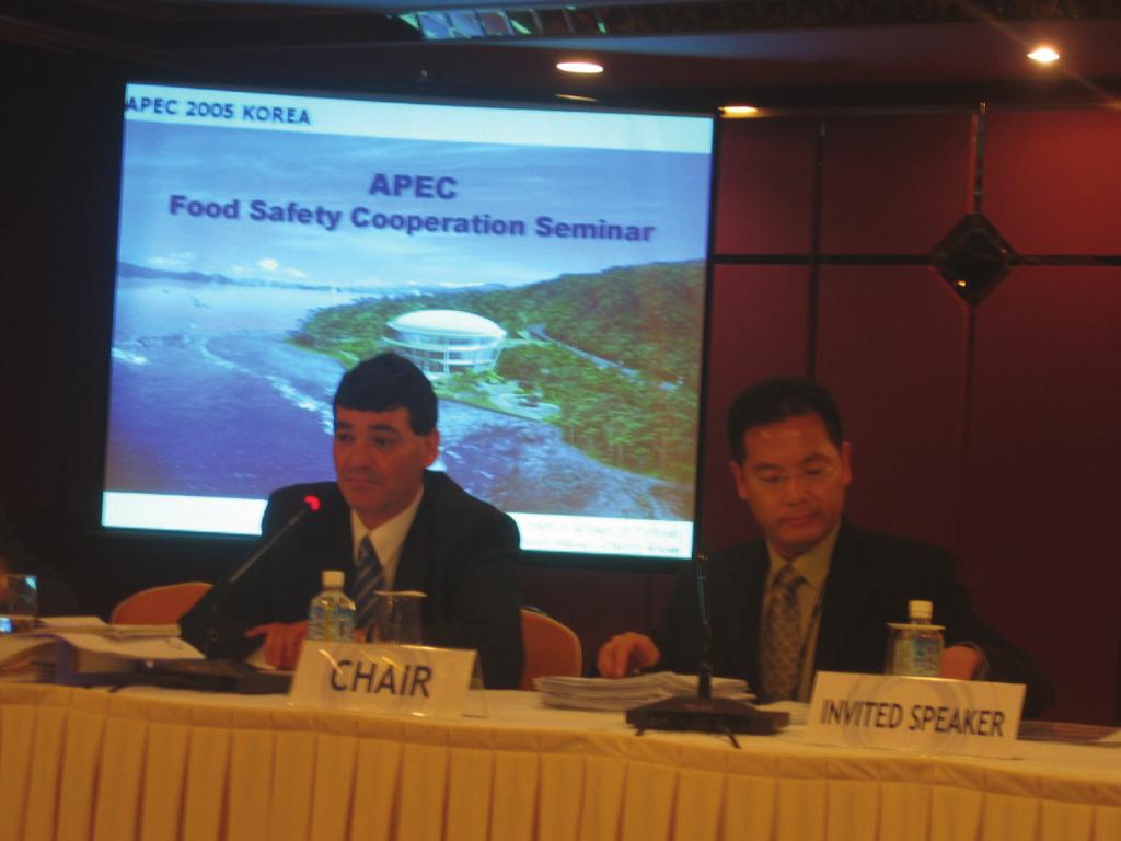 1. Background In November 2004, the 16 th APEC Ministerial Meeting in Santiago noted China s efforts to promote cooperation among APEC member economies on food safety and encouraged member economies