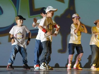 Kidz in Locomotion Hip Hop and Break Dancing!! This class was designed specifically for kidz who love to move and groove.
