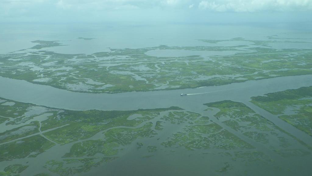 Land loss in the delta River