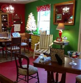 Shopping Evergreen Boutique & Christmas Shop (812) 937-4600 8 North Kringle Place