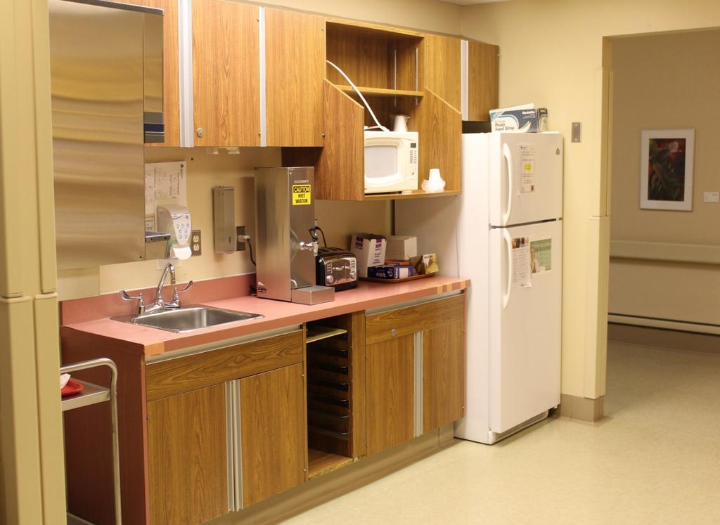 Kitchenette For use by Labour and Delivery patients and Postpartum patients Kitchenette is available for patient use and is supplied with