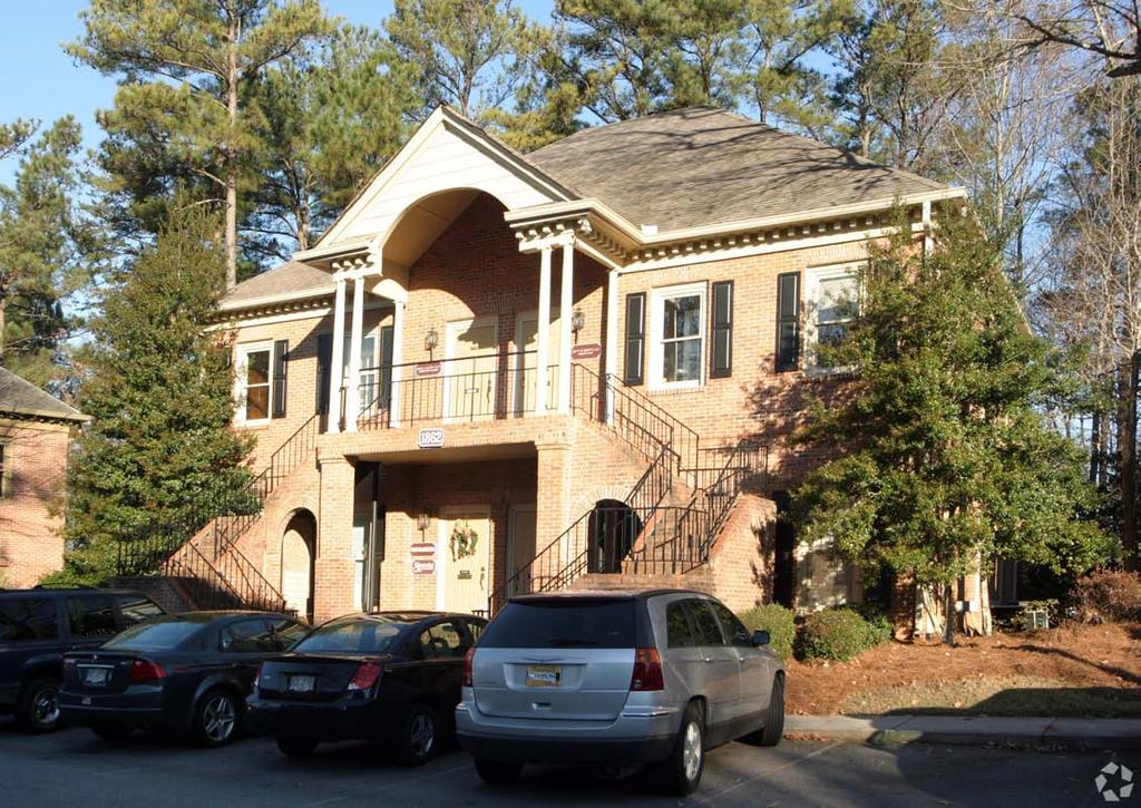 Executive Summary Professional Office Condo in Dunwoody This approximately 1,000 sq ft office condominium is located at the intersection of Chamblee Dunwoody Road and Peeler Road in Dunwoody, Georgia.