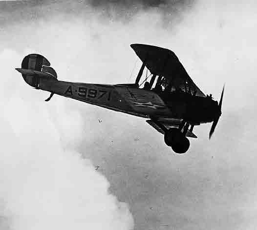 Williams flew CR-2 and CR-1 racers with D-12 engines to finish third and fourth, respectively, in the Pulitzer Trophy Race at Detroit, Mich. The planes attained speeds of 193 and 187 mph.