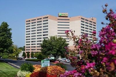The Holiday Inn Nashville Airport is easily one of the best hotels in the area.