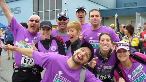Team In Training (TNT) attracts people looking for a fuller, more active lifestyle and an opportunity to get involved and make a difference in the lives of thousands of cancer patients and their