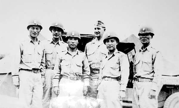 146 Chapter 2 Fig. 2.7b General William Lynn Roberts with South Korean officers in May 1948. The photograph was published in the Jeju Weekly (issue of 31 May 2010). The caption says: US Gen.