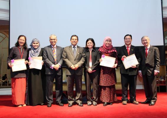 NSM Publication Prize 2014 Infant & Childhood Nutrition Category Group Photo with