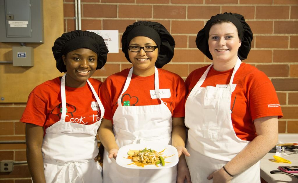 Wayne County Cooking Club 4th-12th graders: Join the new cooking club! Try new cooking techniques. Be part of a team. Learn about food safety.