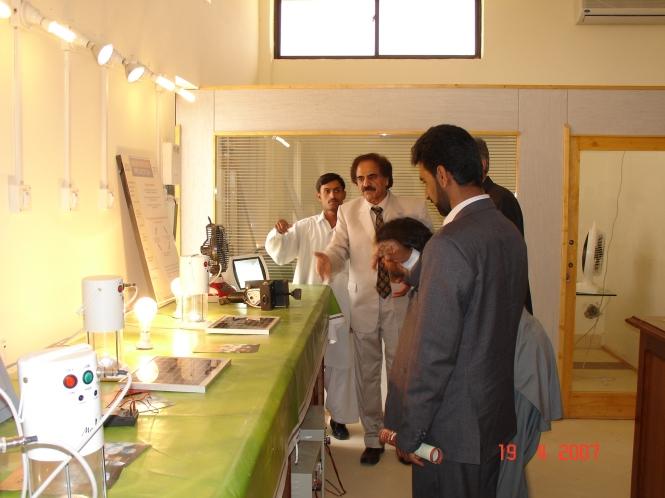 The delegation visited different labs of Computer department, Textile Engg and Mechanical Engg, Electronic Engg and Chemical Engg. etc. Mr.