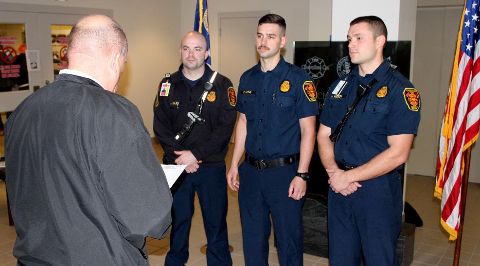 Page 8 New Smoke Divers and Flames Recognized Six Cherokee County firefighters were recognized yesterday and today at Fire Headquarters for their completion of the Georgia Smoke Diver and the Georgia
