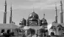 WALK THE LAND IN MALAYSIA 3 Crystal Mosque in Terengganu POPULATION AND CULTURE Like its neighbour Kelantan, Terengganu has a rich Malay culture as its majority people are the Malays, who comprise