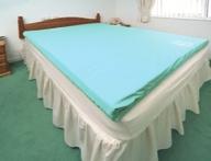 RISK High Risk / Elevated Risk* WATERLOW SCORE 20 3 years All parts replaceable 17 stone / 108 kg MSS Mattress Overlay DEPTH 8.5 cm COVERS Dura Cover SIZES Single: 3.8" x 34.5" x 3.3/8"/ 187.5 x 87.
