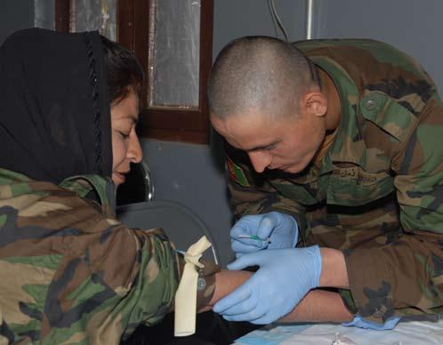 Female ANA soldiers learn Combat Lifesaver skills Story by Lieutenant Colonel Tim Franklin Photos by Sergeant James Sims CJTF Phoenix Public Affairs KABUL, Afghanistan Soldiers of Capitol Division s