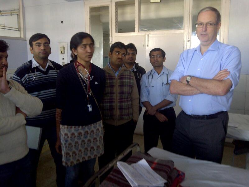 On the morning of Wednesday 5th December, Professor Oliveira and Dr Banerjee visited the renal unit at the Institute of Liver Diseases in Basant Kunj Delhi.
