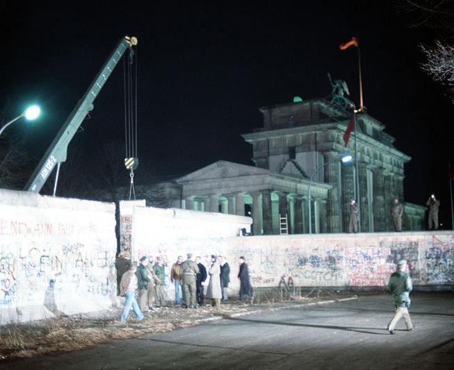 Fall of the Berlin Wall East Germans fled to Austria through Hungary and Czechoslovakia Public demonstrations began