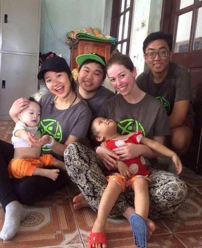 VIETNAM DISABILITY WORK AND CHILD CARE END OF YEAR 2016 Volunteers can engage in a number of activities at the Ba Vi orphanage and disability centre.