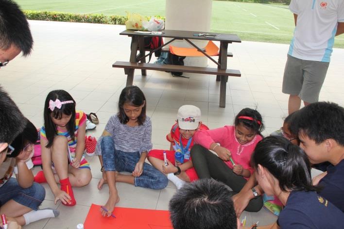 ACS (I) plans educational activities, arts and crafts lessons, games and dance programmes.