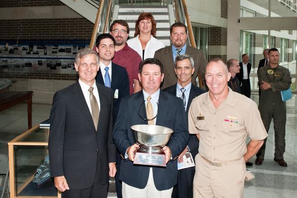 NAVAIR News Release Scott Hite, team lead for the AH-1Z program, accepts the team s NAVAIR National Commander s Award for Research, Development, Test and Evaluation at the awards ceremony held June