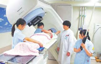 Educting nd trining rdiologicl technologists with sound knowlge nd skills s well s rich sense of humnity This deprtment uctes nd trins students who cn skillfully conduct PET/CT, X-ry CT, MRI,