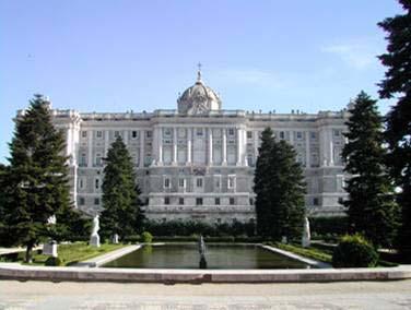 Madrid Cultural Activities Programme Monday 15 th May Option A: 10.00am-17.00pm. Panoramic walking guided tour of the old Madrid. Price: 92eur. (Orientative) Breakfast.