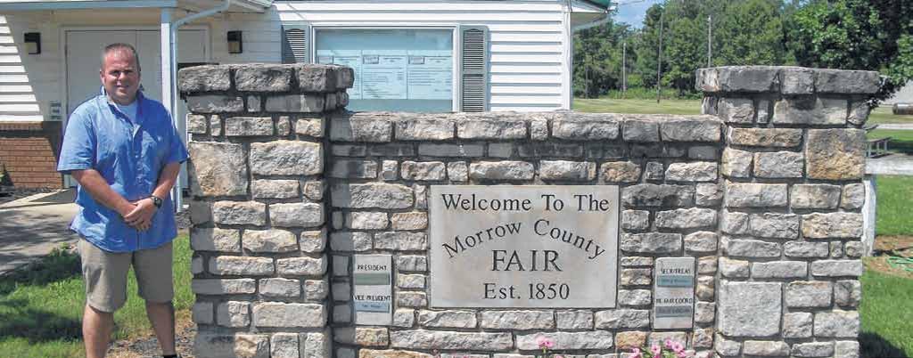 The Morrow County Sentinel MORROW COUNTY FAIR Wednesday, August 23, 2017 3 Brandon Strain welcomes visitors to the 2017 Morrow County Fair.