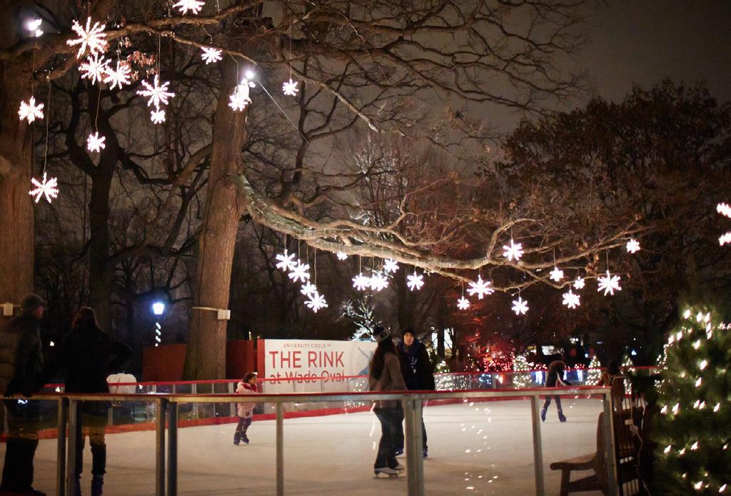 The Rink at Wade Oval Open through March 8, 2015 $2 to skate $3 skate rental WADE OVAL WINTER Fridays: Noon-9:00 p.m. (opens at 3:00 p.m. starting January 9) Saturdays: Noon-7:00 p.m. Sundays: Noon-5:00 p.
