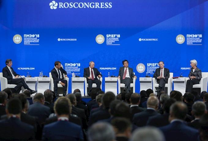 ST. PETERSBURG INTERNATIONAL ECONOMIC FORUM 2019 St. Petersburg EVERY YEAR SPIEF is a leading international platform for discussion of the key issues on the global economic agenda.