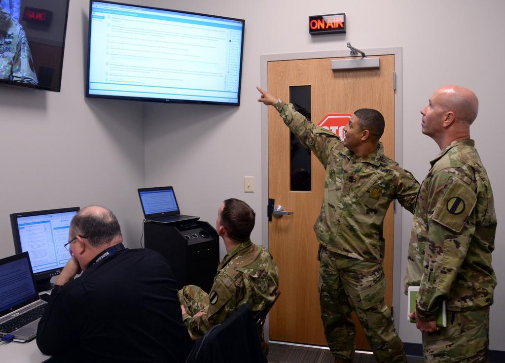 NCOJOURNAL AUTHOR: Koester SECTION: Feature RUN DATE: April 2017 Possible new Expert Action Badge draws interest during TRADOC town hall By JONATHAN (JAY) KOESTER NCO Journal While TRADOC s State of