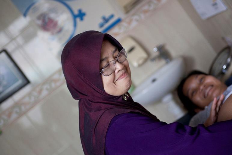 Quality assurance through midwife accreditation Bidan Delima, Indonesia A midwife accreditation program created by the Indonesian Midwives Association (with support from USAID, JPIEGO and J&J) Trains