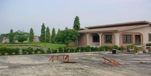 House, Guest House, Tennis Court & Swimming Pool