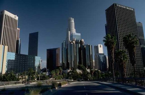 Los Angeles County Los Angeles County s population is larger than the population of 43 individual states in the nation.